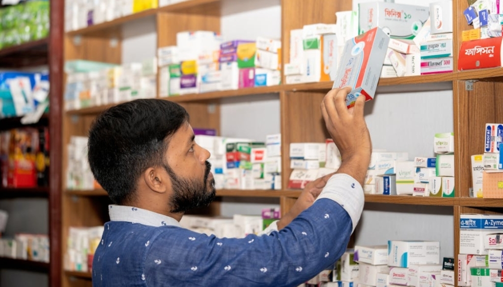 Professional 24 hours internal Medical Centre pharmacy stocked shelves